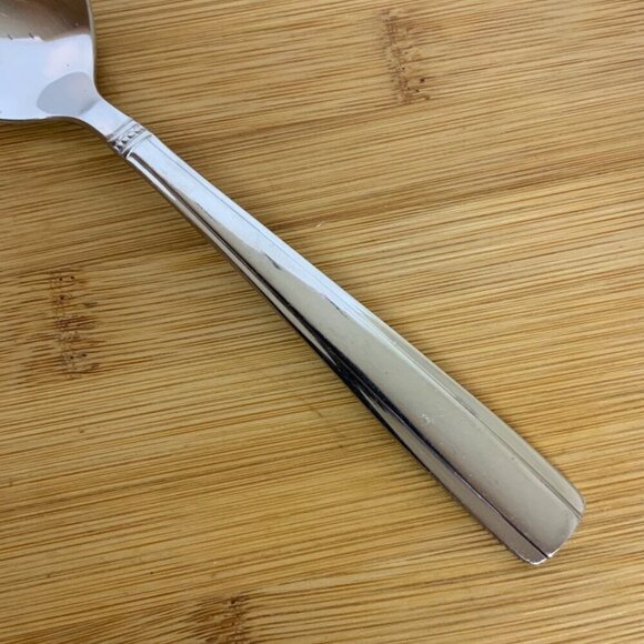 Reed & Barton Andover Pearl 18/10 Stainless 3 Soup Spoons Discontinued Pattern - Picture 3 of 4